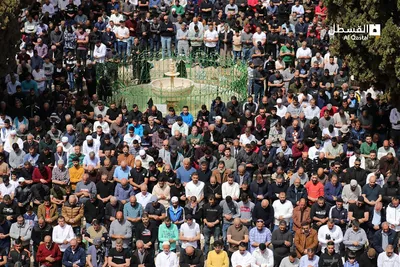 Teilnahme am ersten Freitagsgebet des Ramadan
