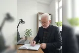 ادبیات کودک و نوجوان؛ سدی مستحکم در برابر ازخودباختگی