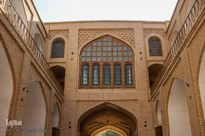 مدرسه تاریخی قدیمی و همچنان پابرجای علمیه خان یزد