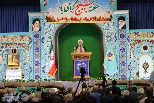 نماز جمعه ساری دوم آذر ماه به امامت آیت‌الله محمد باقر محمدی لائینی و با حضور مردم مومن و انقلابی  در مصلی امام خمینی (ره) مازندران  برگزار شد.