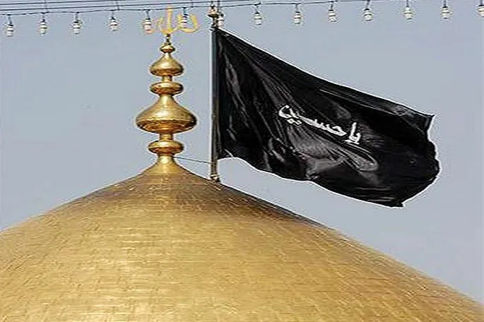اهتزاز پرچم عزای حسینی(ع) بر فراز بقاع متبرکه کرمانشاه