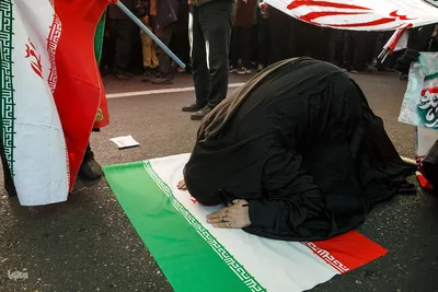 تجمع همبستگی ملی در میدان انقلاب