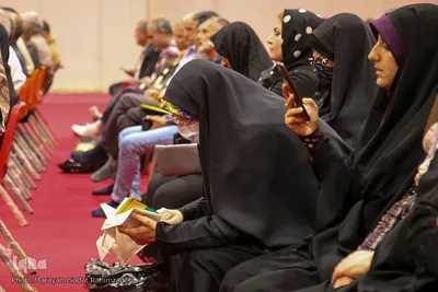محفل جزء خوانی در نمایشگاه قرآن و عترت شیراز