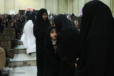 ورود حنانه خلفی حافظ بین‌المللی قرآن به محفل انس با قرآن

