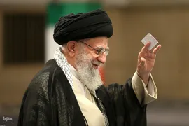 حضور رهبر معظم انقلاب در پای صندوق رأی انتخابات ریاست جمهوری