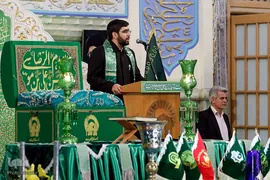 آیین تعویض پرچم گنبد منور رضوی در روز میلاد امام رضا(علیه‌السلام)
