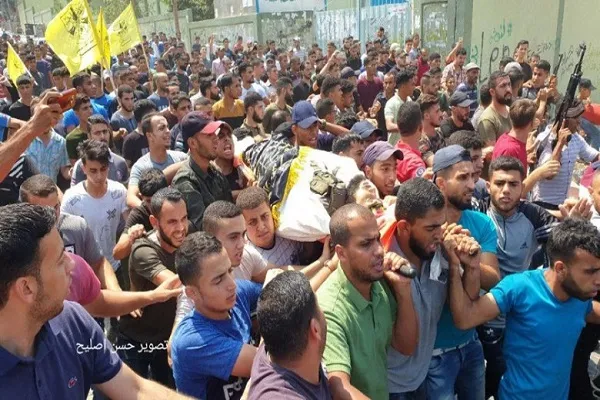بالصور.. الآلاف يشيعون جثامين شهداء شمال قطاع غزة