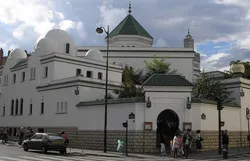 Frankreich: Islamisches Institut mit antimuslimischen Sprüchen beschmiert