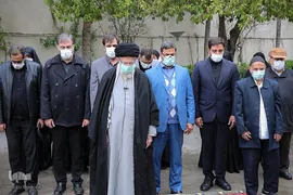 اقامه نماز بر پیکر دکتر حسن غفوری فرد