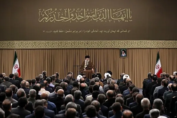 قائد الثورة: قدرات ايران الدفاعية يفتخر بها أصدقاء الثورة ويخشاها أعداؤها