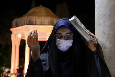 قرار بندگی؛ احیای شب ۲۱ رمضان در جوار آرامگاه حافظ