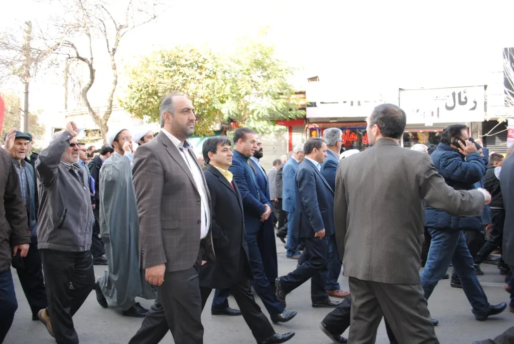 طنین «هیهات منّا الذلة» دانشگاهیان اردبیل در 13 آبان