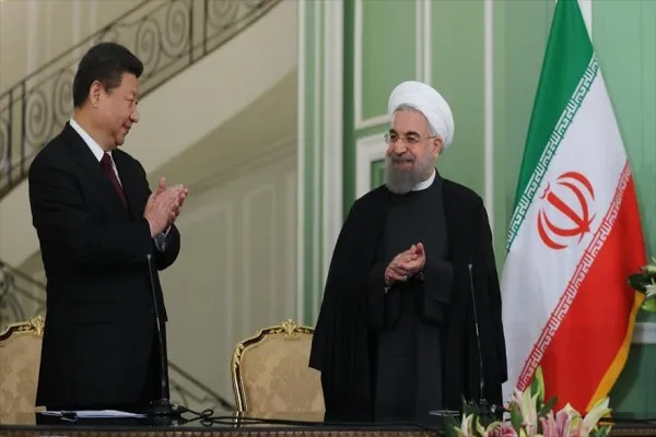 ‘Acuerdo China-Irán ayuda a deshacerse del dólar estadounidense’