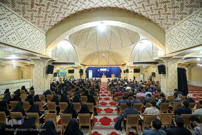 نشست صمیمانه جمعی از دانشجویان و نخبگان با امام جمعه قزوین