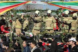 مراسم تشییع ۱۶آتش نشان شهید حادثه  پلاسکو