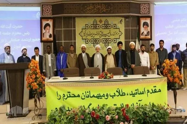 علوم انسانی با نگاه مادی در خدمت سلطه‌گران است