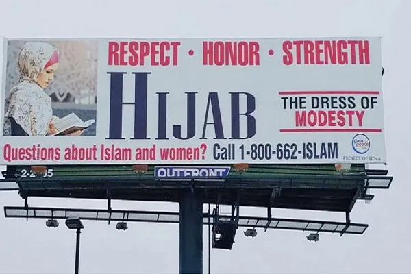 Amerika caddelerinde reklam panolarında başörtüsü tanıtıldı