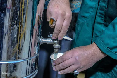 فیض خدمت در چایخانه امام رضا(ع) در شیراز