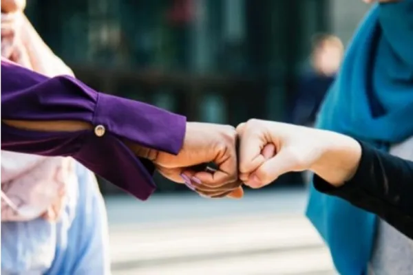 چگونه دشمنی را به دوستی تبدیل کنیم؟