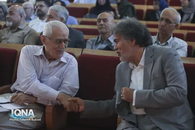 آیین رونمایی از قرآن زعفرانی کهن‌ترین نسخه کامل مورخ فارسی