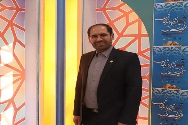 آشنایی دانش‌آموزان با فعالیت گروهی در قالب مسابقات همخوانی قرآن