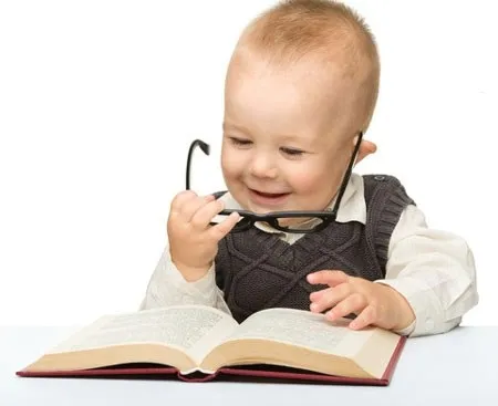 چگونه کودکان را به خواندن کتاب ترغیب کنیم؟