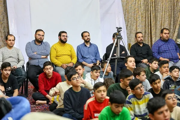 مراسم اعتکاف دانش آموزی در مسجد علی ابن‌‌ابیطالب (ع) گلشهر تبریز