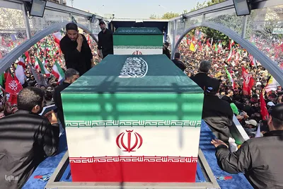 تشییع پیکر رهبر شهید در تهران