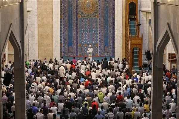مسلمو العالم يؤدون صلاة عيد الأضحى