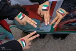 زنجیره انسانی دانش آموزان و کادر درمان تبریز در حمایت از مظلومان غزه‎