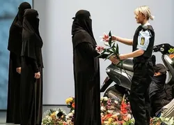 La Fashion Week de Copenhague: des mannequins défilent en burqa pour dénoncer son interdiction