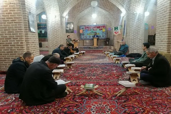 کرسی تلاوت مسجد استاد شاگرد تبریز
