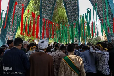 تشییع شهید گمنام با حضور دانش‌آموزان در اهواز