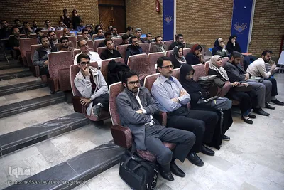 نشست در دام فقر