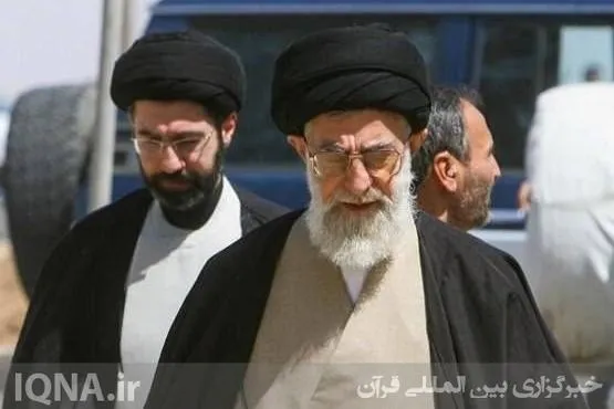 «منصور ارضی» پیرغلام اهل بیت با رهبر معظم انقلاب بیعت کرد