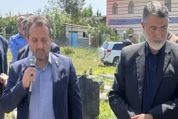 غبار روبی عطرفشانی گلزار شهدای روستای صلحدار کلا بابل