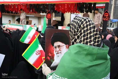 آیین وداع و تشییع پیکر مطهر ٨ شهید جنگ رمضان در شیراز