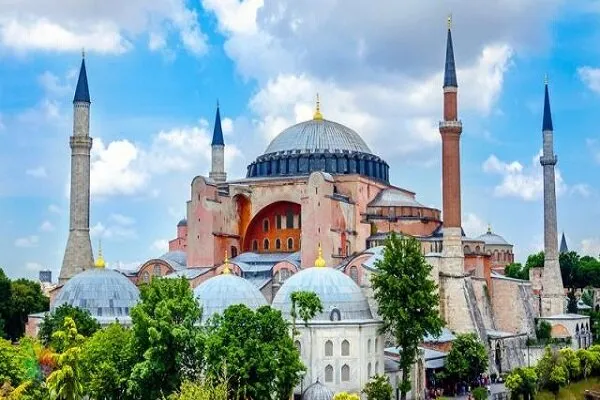 Türkiye'de Haziran ayının ortasına doğru camiler ibadete açılacak