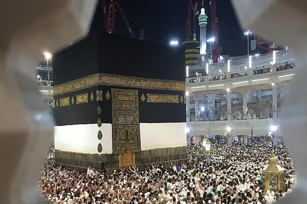 كورونا.. السعودية تمنع الاعتكاف وتعجل بإقامة الصلوات