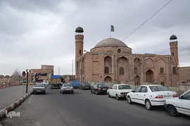 شکل گنبد و مناره‌های مسجد شاه طهماسب با سایر مساجد آن دوره متفاوت است.
