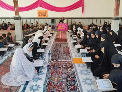کرسی تلاوت قرآن کریم در پیهان ملایر‎