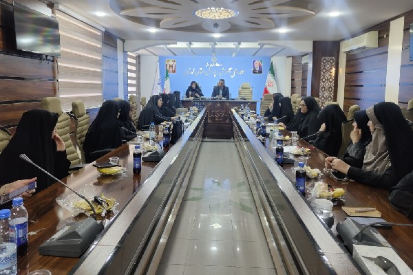 نشست هم‌اندیشی بانوان شاغل اداره‌کل آموزش و پرورش لرستان