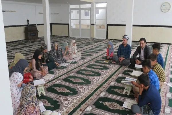 خانواده قرآنی؛ زمینه‌ساز انس روح و روان فرزندان با معنویات هستند