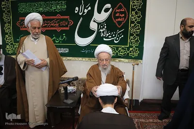 عمامه گذاری طلاب به دست مراجع تقلید در میلاد امام علی(ع)