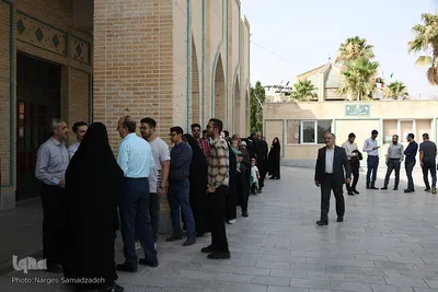 شور انتخابات در گلستان شهدای اصفهان