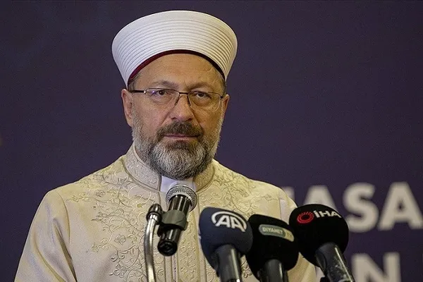 Erbaş: Hafız olmak, son nefesine kadar Kur'an yolunda yürümektir