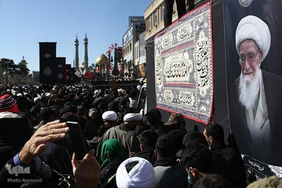 مراسم تشییع پیکر مرجع فقید شیعه، آیت‌الله‌ لطف‌الله صافی‌گلپایگانی (ره) در شهر مقدس قم