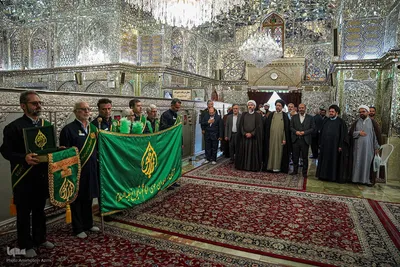 زیارت ستاد بزرگداشت دهه كرامت کشور از حرم مطهر شاهچراغ(ع)