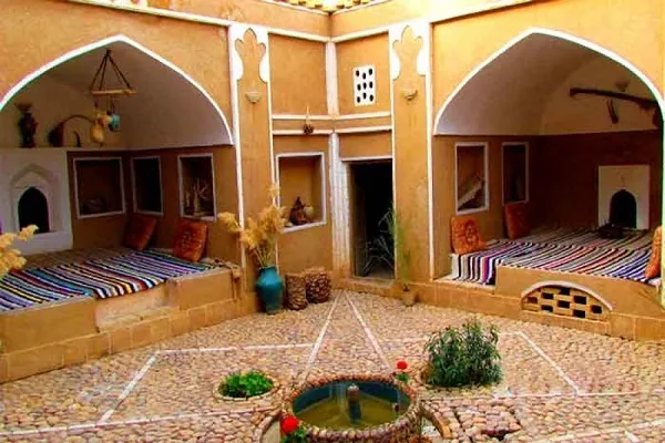 اقامتگاه­‌های بومگردی؛ چالش‌ها و راهکارهای ارتقا