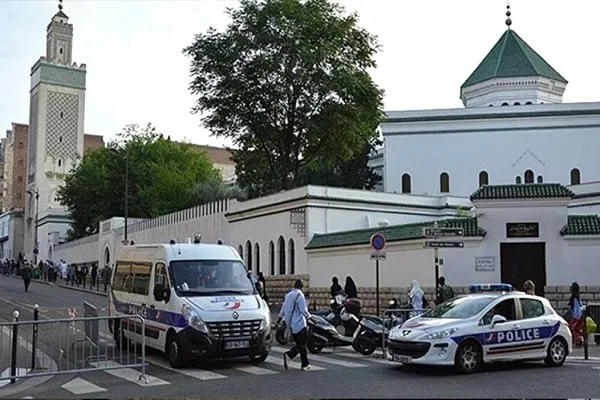 Fransa’da iki cami, cemaati ağırlamaya elverişli olmadığı ileri sürülerek kapatıldı